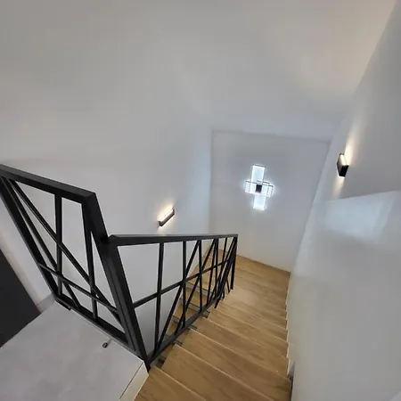 Robson I Sauna, Jacuzzi Villa *