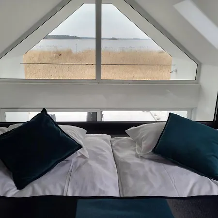 Robson I Sauna, Jacuzzi Villa *