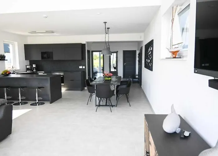 빌라 Robson I Sauna, Jacuzzi 미에드지보드지