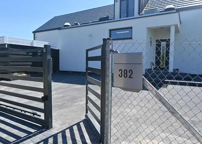 Robson I Sauna, Jacuzzi 빌라