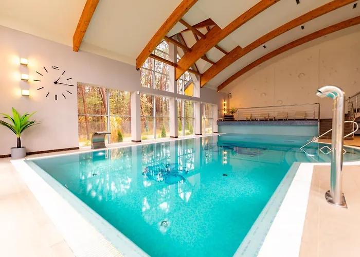 Robson I Sauna, Jacuzzi 빌라 미에드지보드지